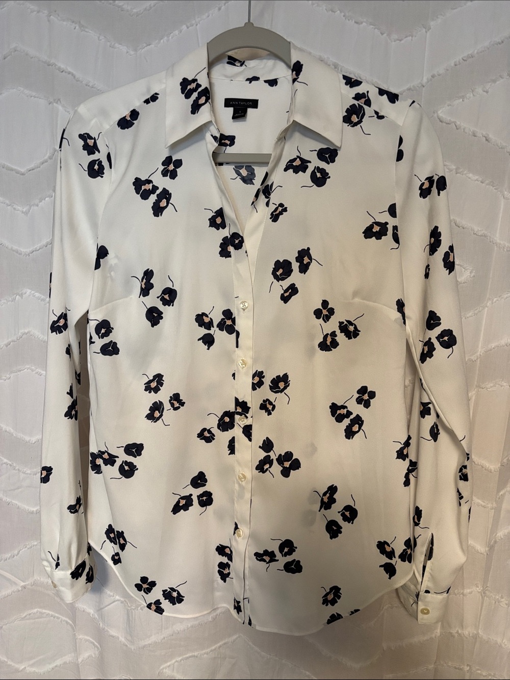 Ann Taylor White Button-Front Blouse with blue Floral Print